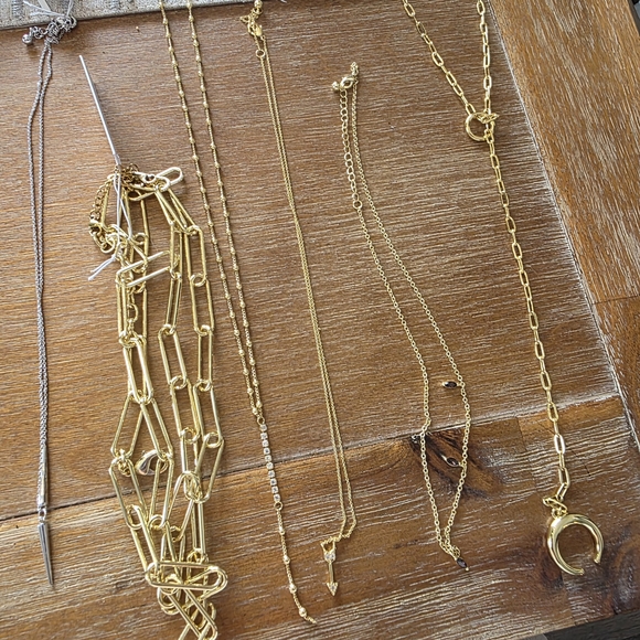 Uncommon James Gold and Silver Jewelry Set - Picture 4 of 5